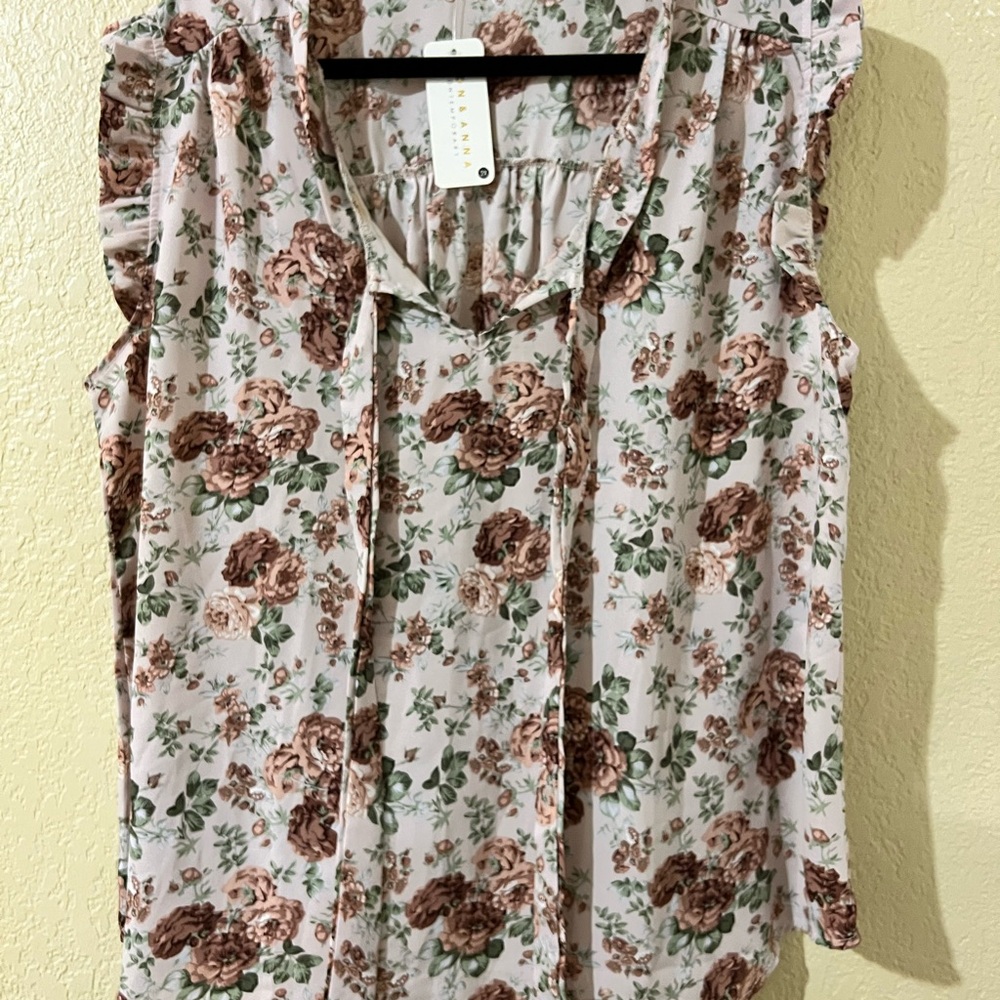 Floral Sleeveless Blouse